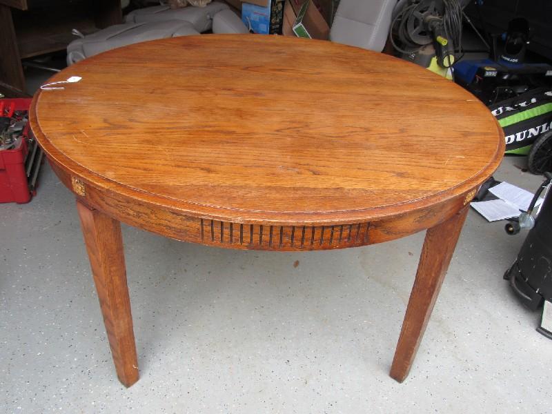 Vintage/Antique Wooden Dining Table w/ 3 Leaves, Block Legs, Fan-Cut Trim