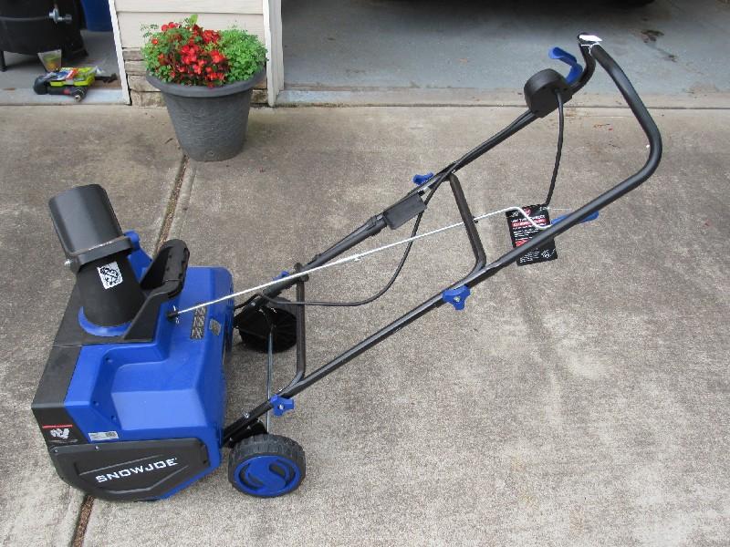 Blue Metal Snowjoe Snow Blower, Model 5TG27E