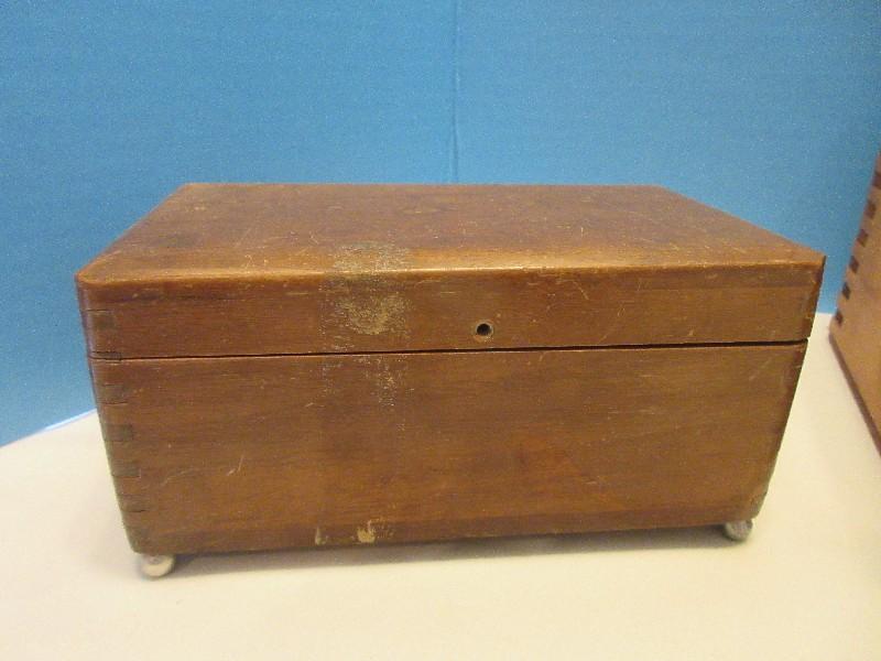 Group - Dovetail Pine Box w/ Hinged Lid Fisherman Catching Bass Fish Design