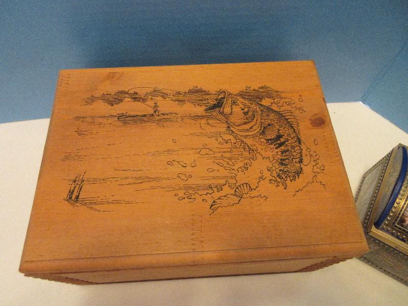 Group - Dovetail Pine Box w/ Hinged Lid Fisherman Catching Bass Fish Design