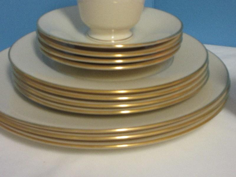 16 Pieces Dinnerware - Lenox Fine China Hayworth Pattern