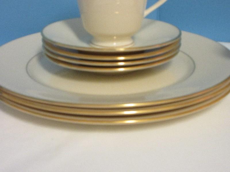 12 Pieces Dinnerware - Lenox Fine China Hayworth Pattern