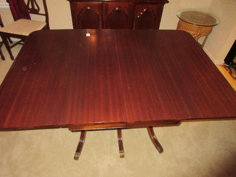 Classic Duncan Phyfe Style Mahogany Triple Pedestal Drop-Leaf Dining Table