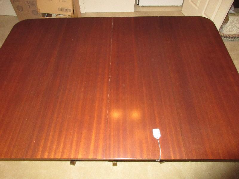 Classic Duncan Phyfe Style Mahogany Triple Pedestal Drop-Leaf Dining Table