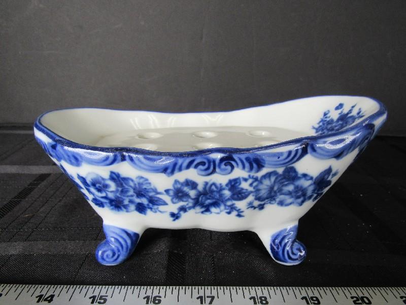 Blue Floral Pattern Raised Soup Dish