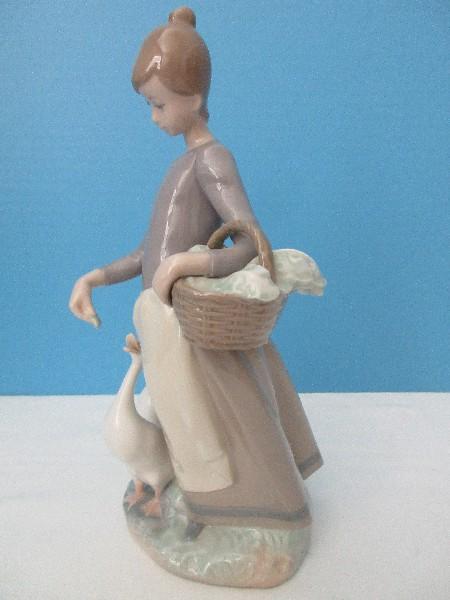 Lladro Collectible Girl w/ Basket Feeding Geese Porcelain 10" Figurine