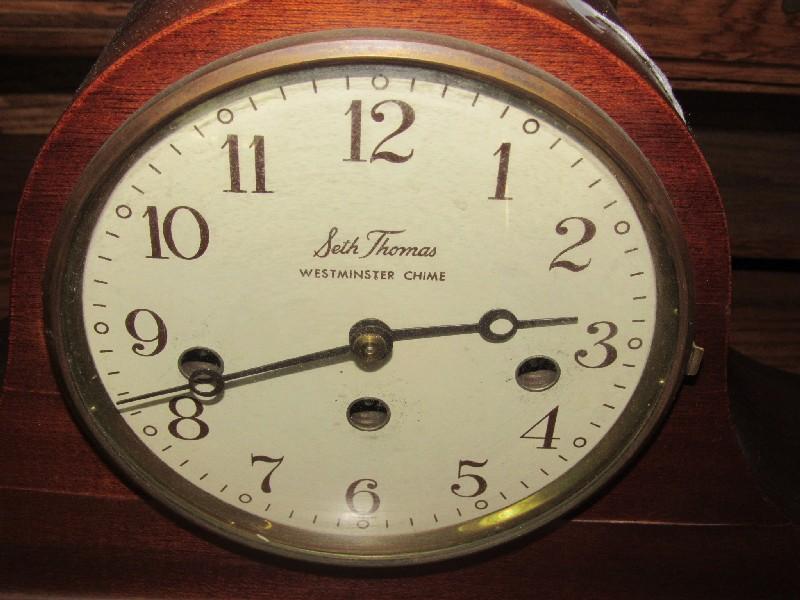 Seth Thomas Westminster Chime Wooden Mantle Clock w/ Key Wind