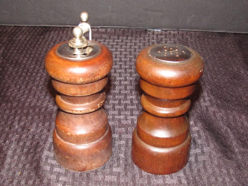 Pair - Vintage Spindle Salt/Pepper Grinders