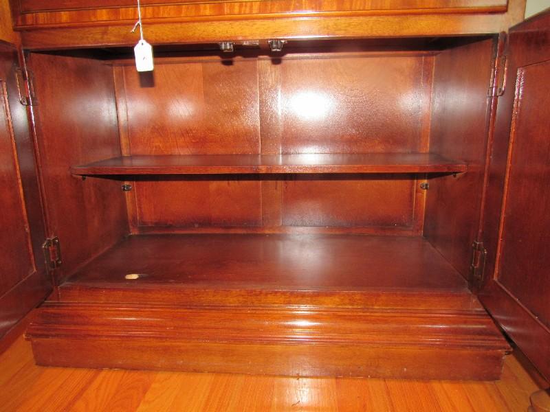 Cherry Wooden 1 Drawer 2 Door Buffet Server Escutcheon/Panel Design, 1 Inner Shelf