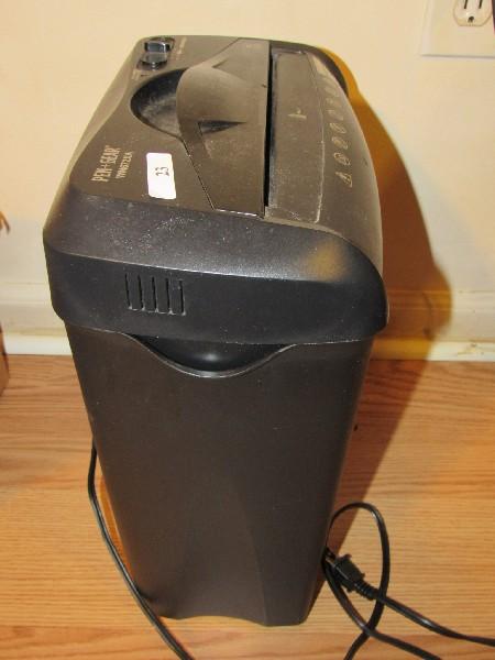 Pen & Gear WM672XA Black Shredder