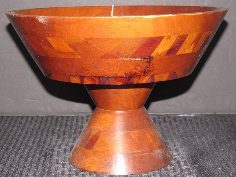 Large Wooden Zig-Zag Pattern Fruit Bowl Raised