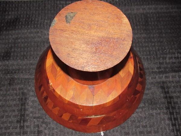 Large Wooden Zig-Zag Pattern Fruit Bowl Raised