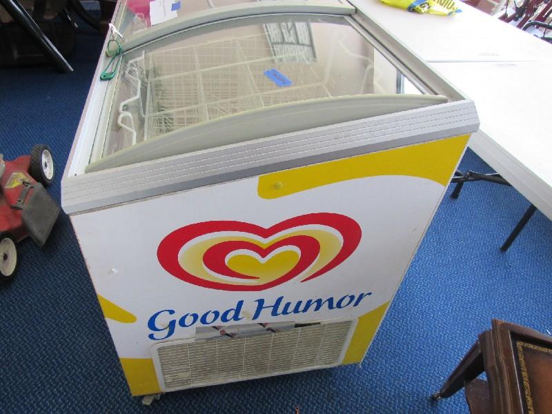 Caravell Large Ice Cream Freezer "Good Humor" Colorful Sides, Sliding Top