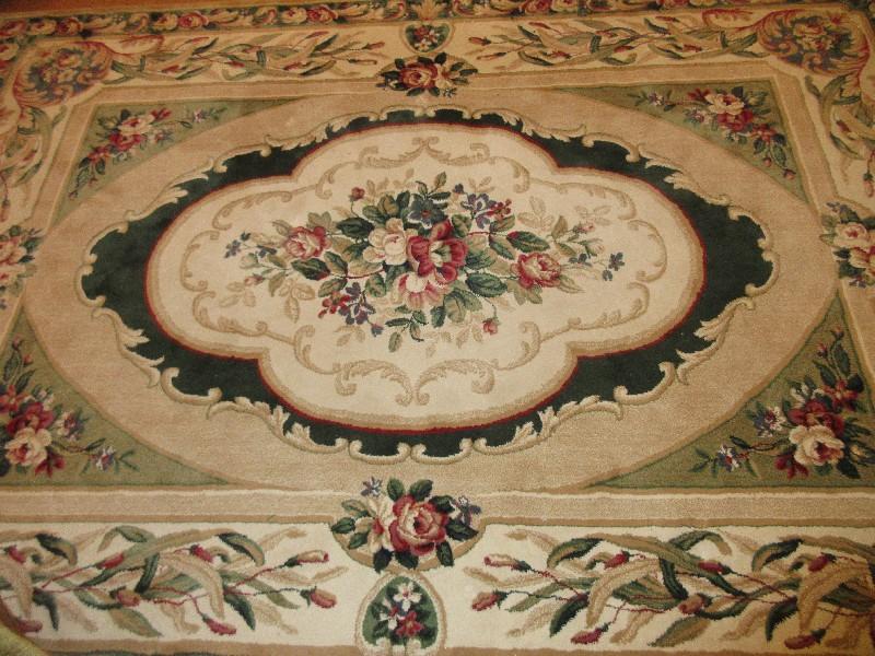 Floral Spray Medallion Center Area Rug Colors Green/Tan 100% Polypropylene Pile