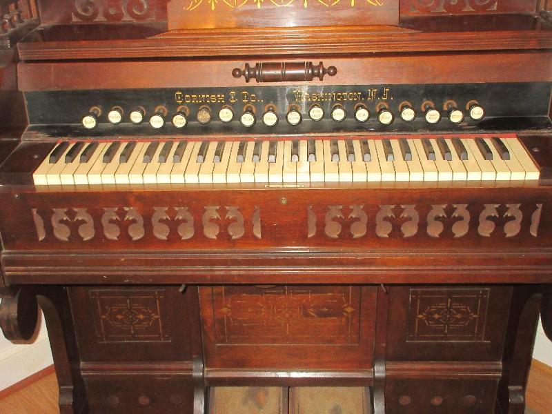 Walnut Grandiose Antique Cornish & Co. Washington, N.J. Pump Organ