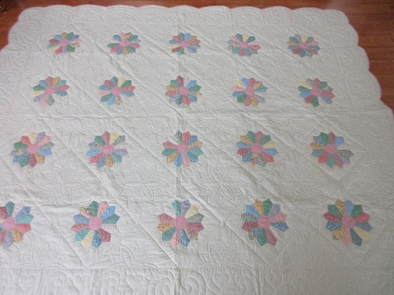 Splendid Dresden Plate Applique Summer Quilt Ornately Embellished Stitching Outline Hearts