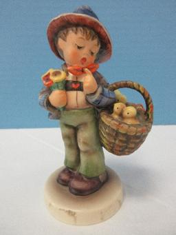 Goebel Hummel Porcelain Collectible "Easter Greeting" 5 1/4" Figurine