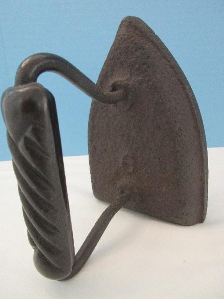 Sad Iron #6 Cast Iron Braided Rope Design Handle