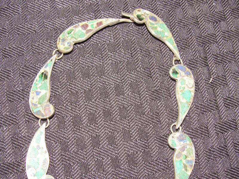 Silver Scroll w/ Green Stone Enamel Pattern Necklace