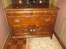 Antique Tiger Oak Finish Sideboard w/ Dovetail Drawers and Base Double Panel Doors