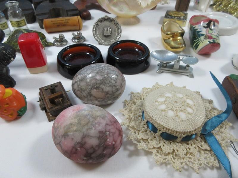 Lot Mini What-Nots, Bric-A-Brac Egg Scale Grader, Figurines, Ceramic Bugs Bunny, Stone Base w/