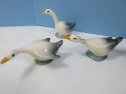 Collectors Brayton Laguna Pottery 6 1/2" Pair Dutch Boy & Girl w/3 Geese Figurines, 4 1/2" Blue