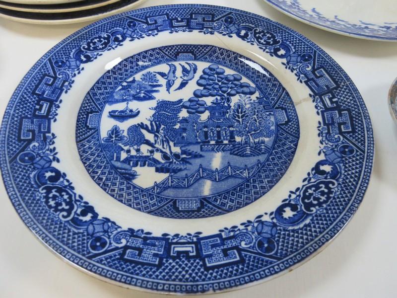 Lot Porcelaiin 10" Plate Gilt/Cobalt Spoke Foliage Pattern, Blue Willow Homer Laughlin/Other