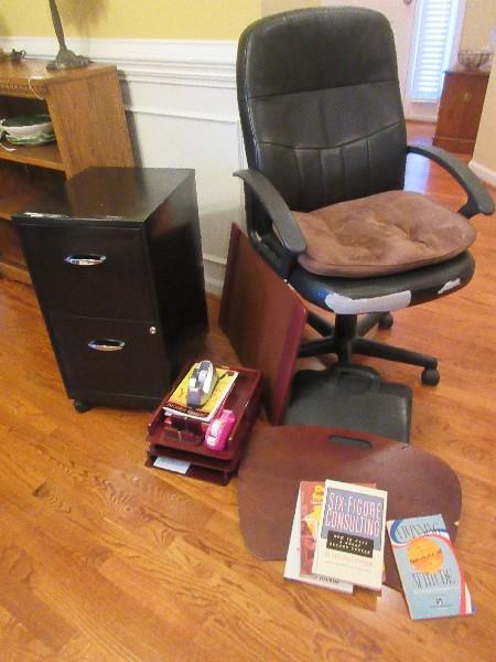 Lot Misc Office Desk Chair on Casters, Metal 2 Drawer File Cabinet on Casters, Desk Blotter, File