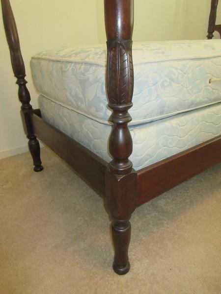 Early Solid Mahogany Twin Size Federal Style 4 Poster Bed Carved Foliage Post w/Pine Side Rails