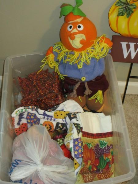 Lot Misc Fall/Halloween Decorations Wreath, Welcome Tin Pumpkins Sign Harvest Blessings