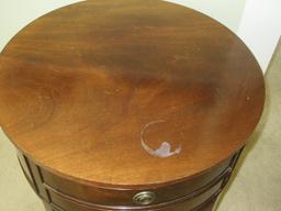 Kittinger Authentique Furniture Mahogany Round Regency Style Drum Center/Chair Side Table