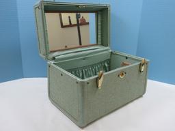 Vintage Samsonite Green Train Travel Cas Style 4012 Luggage w/Key- 9"H x 13" x 8"