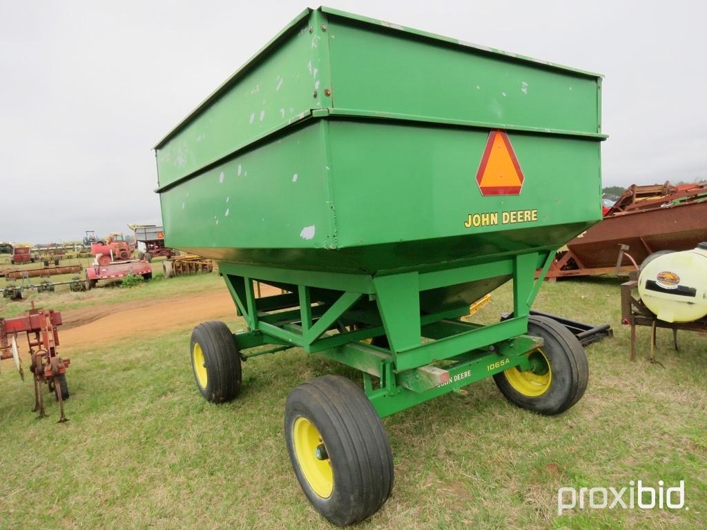 J&M gravity wagon w/ JD 1065A gear