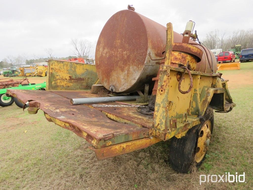 Portable fuel tank w/ pump