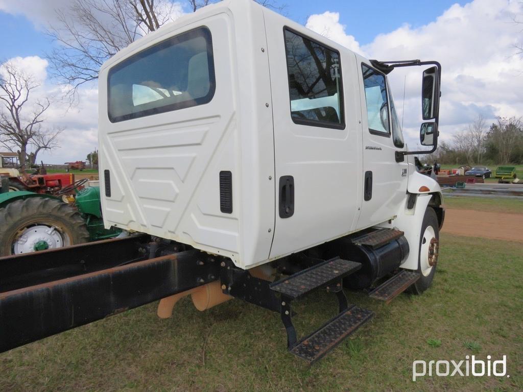 2003 International 4300 truck (county owned)