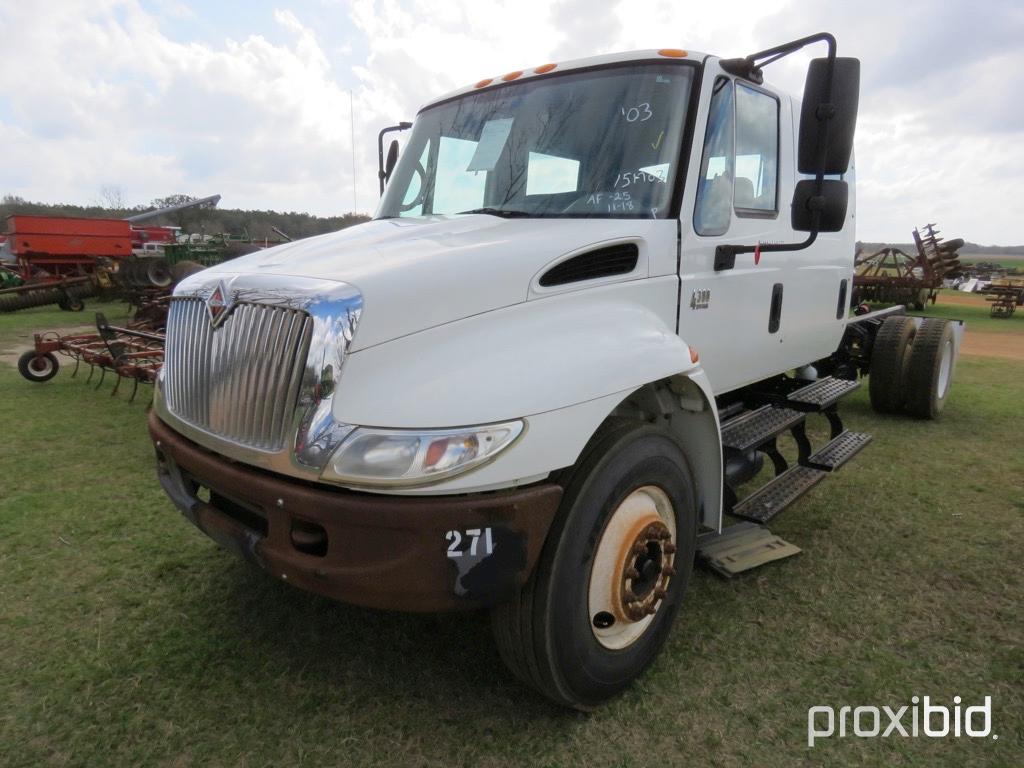2003 International 4300 truck (county owned)