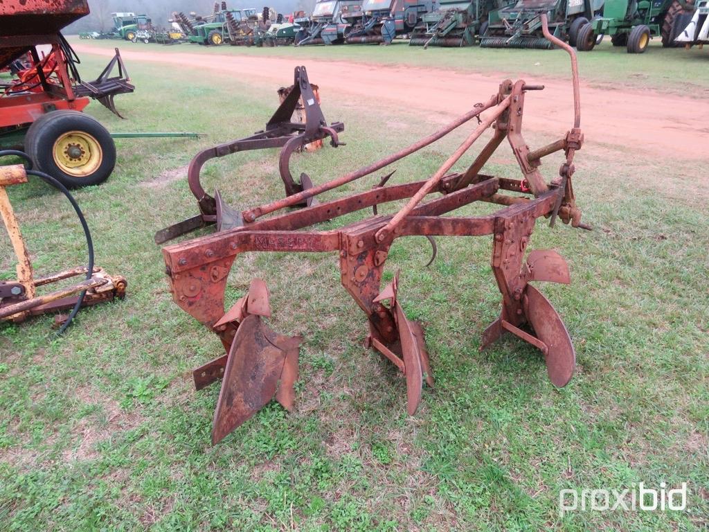 Massey Ferguson 3 btm plow