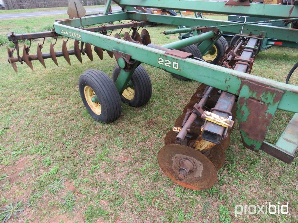 John Deere 220 disc