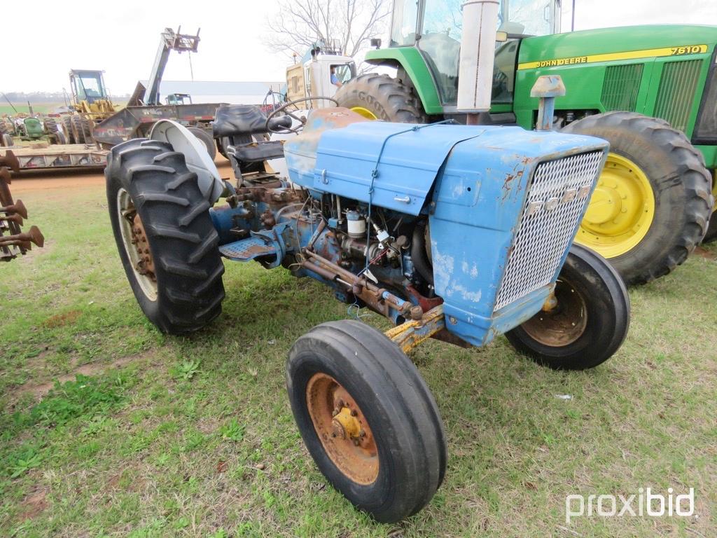 Ford 4600 tractor