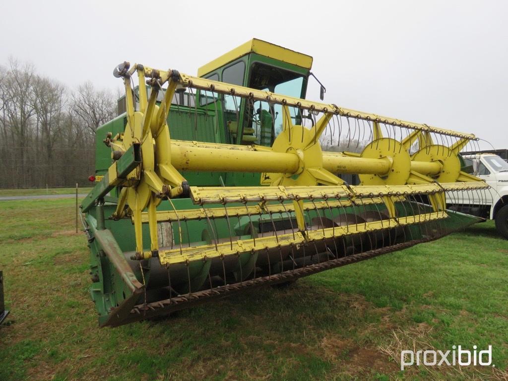 John Deere 3300 combine w/ heads