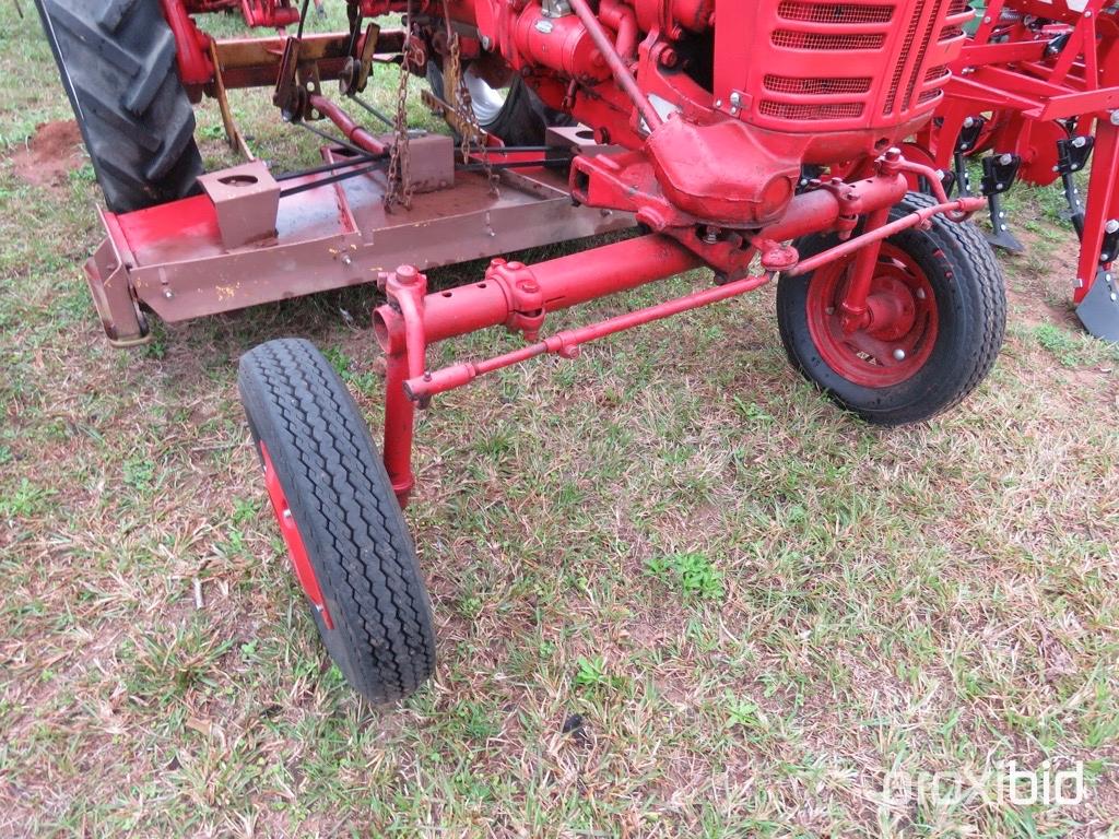 Farmall Cub tractor w/ belly mower