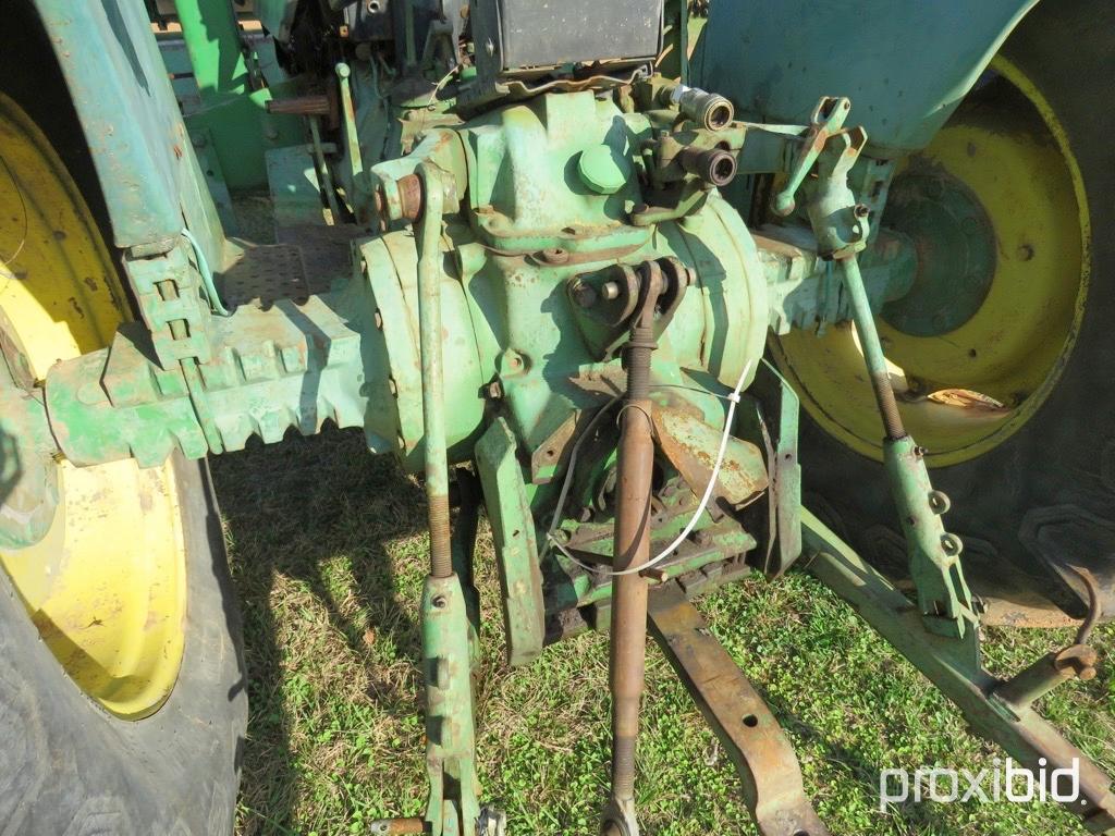 John Deere 2120 tractor w/ JD 146 loader (AS/IS)