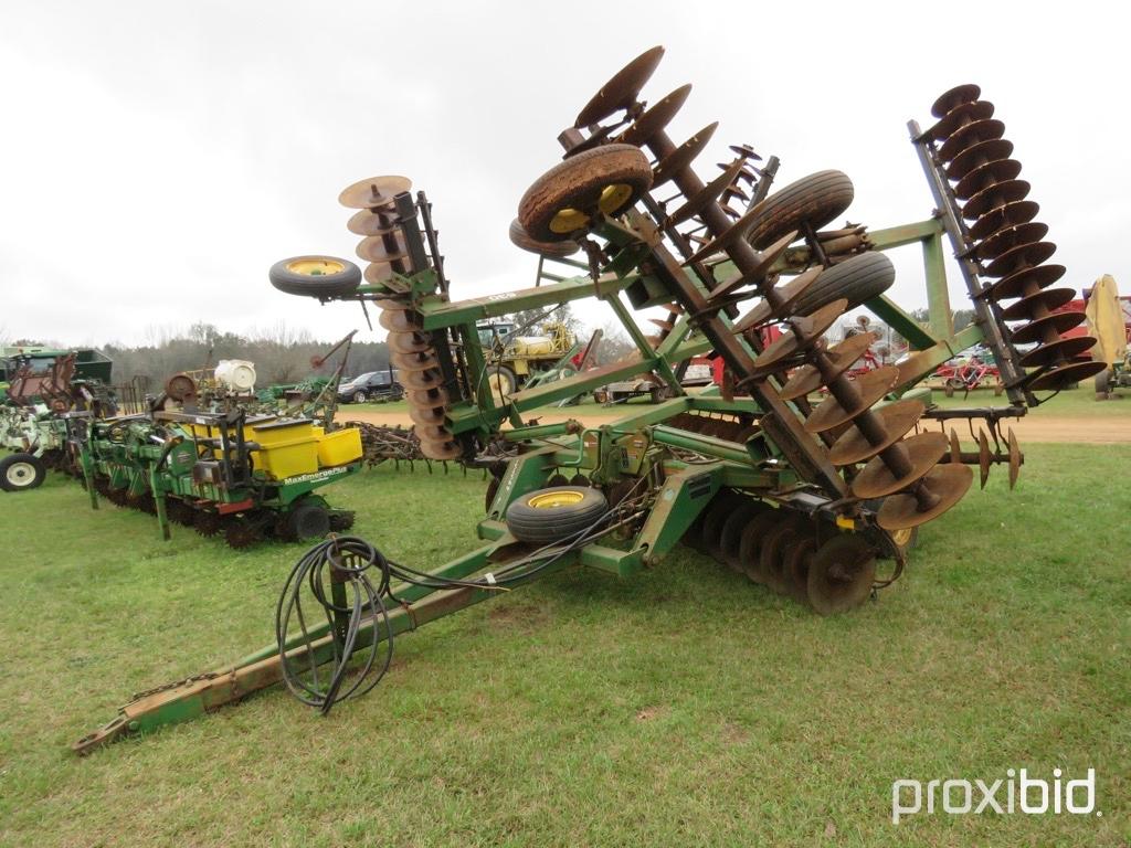 John Deere 630 disc