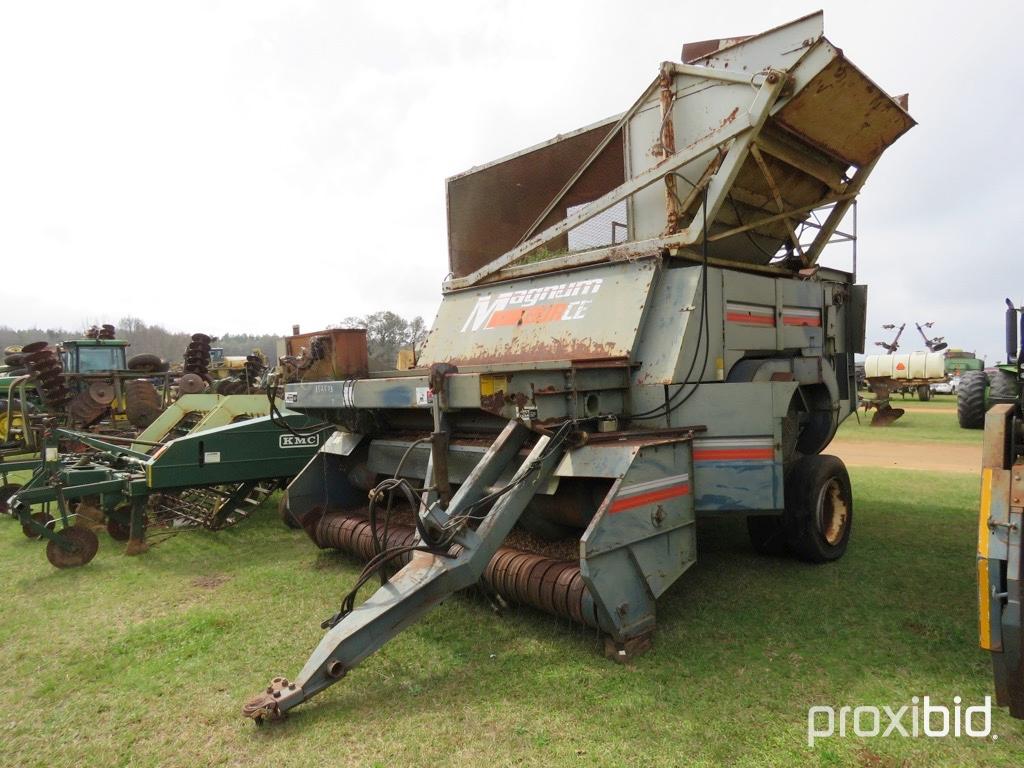 Amadas 9097 4 row peanut combine