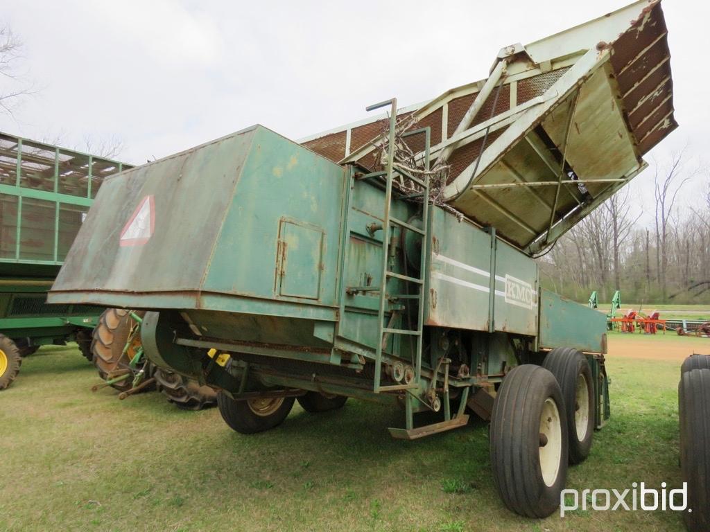 KMC 3350  4 row peanut combine