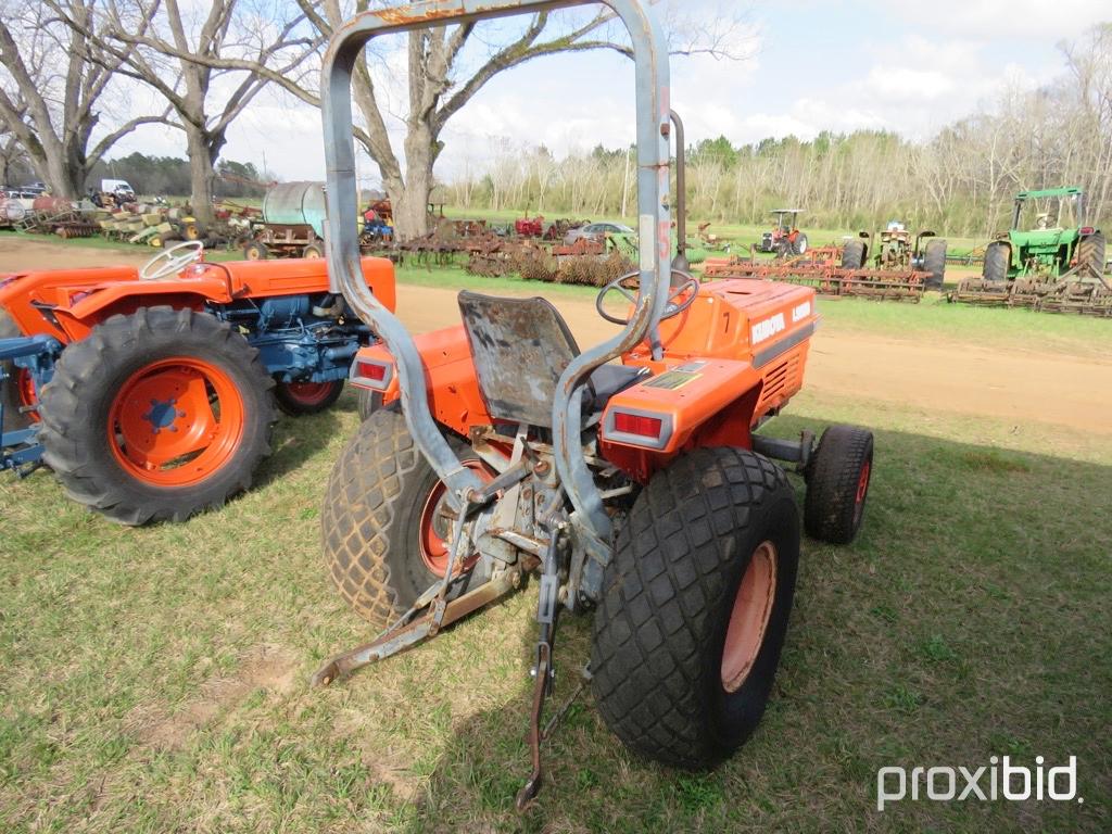 Kubota L2350 tractor