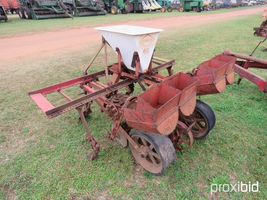 Covington 2 row planter w/ fertilizer