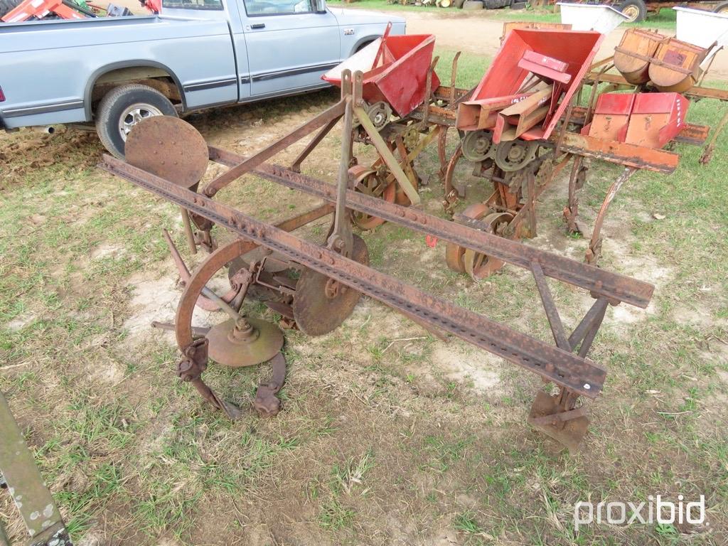 Pittsburg 2 row cultivator w/ hillers