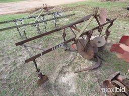 Pittsburg 2 row cultivator w/ hillers