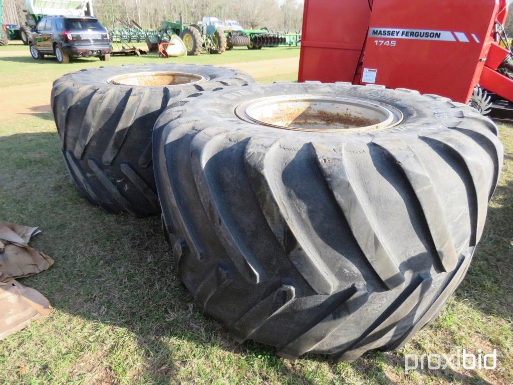 (2) 1050/50R32 tires on 12 bolt wheels